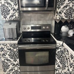 Stove And Microwave