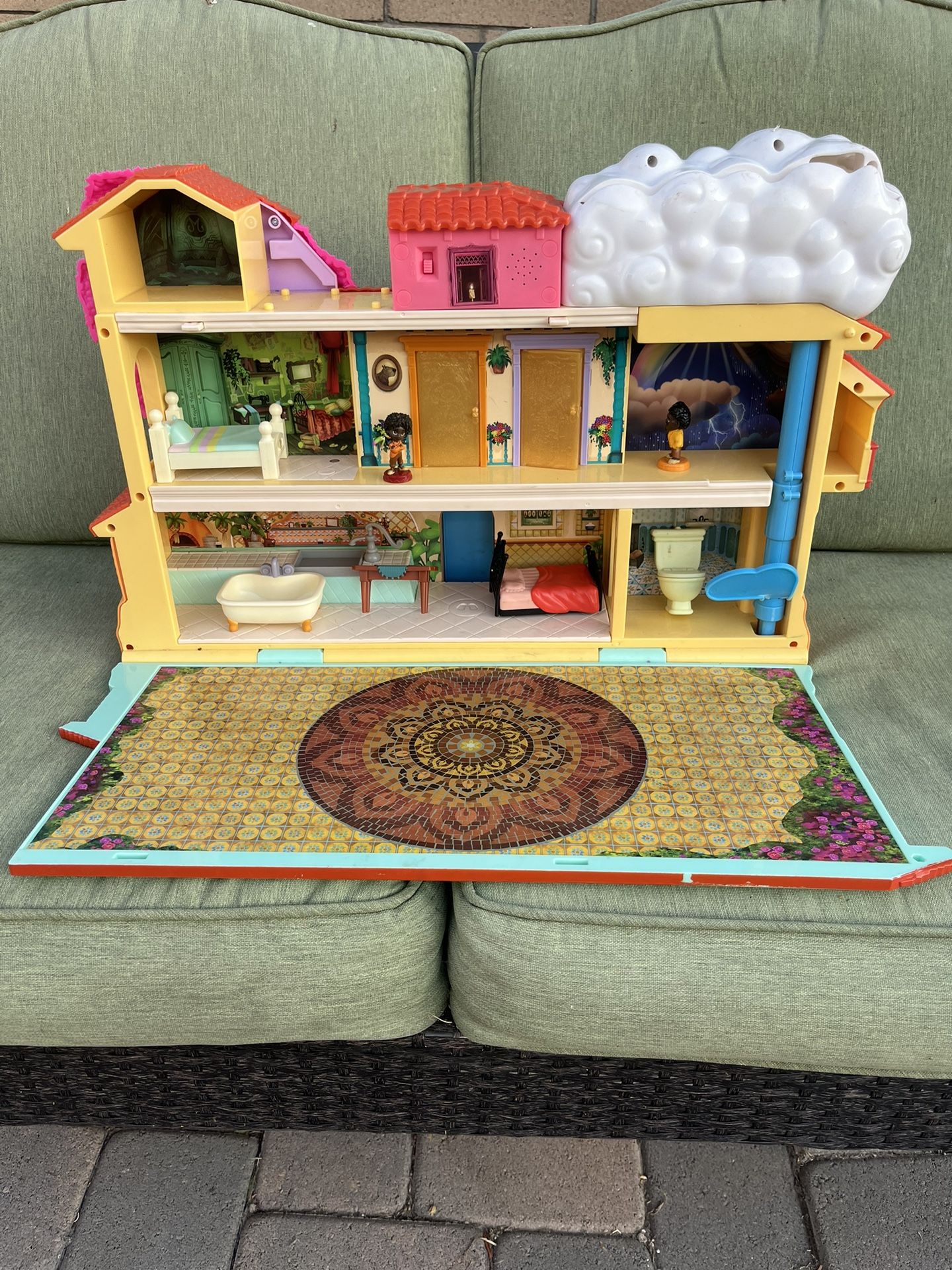 Encanto Playhouse 