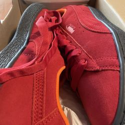 Pumas Size 5 1/2
