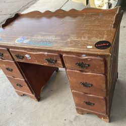 FREE: Wood Desk 