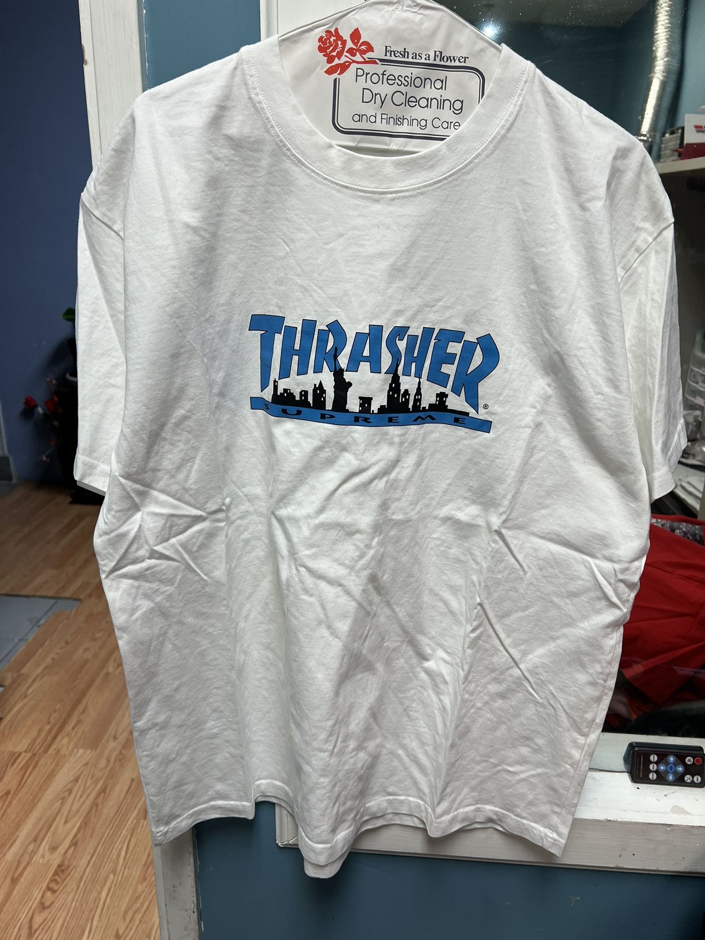 Supreme x Thrasher Skyline Tee Size Large