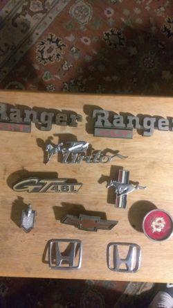 Ford ranger, mustang, Monti Carlo, Honda Emblems.