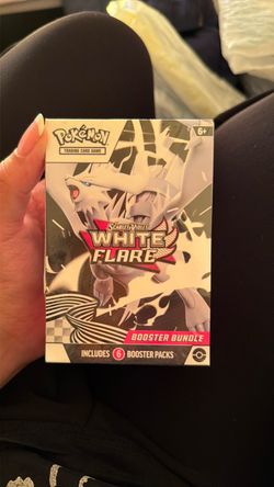 Pokémon White Flare Booster Bundle