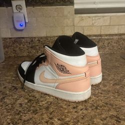 Jordan 1 Mid Arctic Orange Black Toe size 11