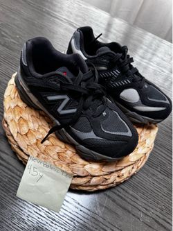 New Balance 9060 Youth 4.5Y | Gray | Excellent Condition