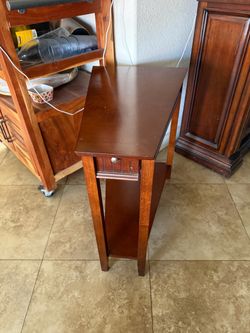 Corner End table