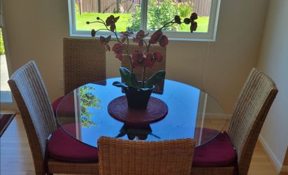 Beautiful Kitchen Table & Accessories