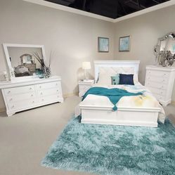 3 PCS QUEEN BEDROOM SET LED LIGHTING: QUEEN BED FRAME, NIGHTSTAND, DRESSER