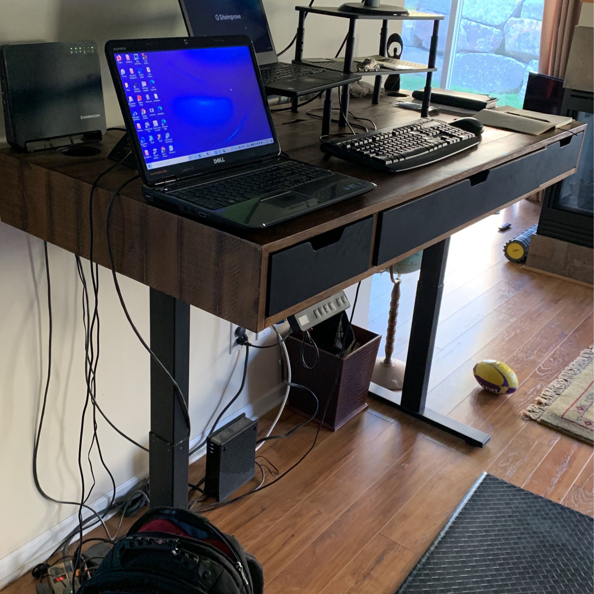 Adjustable Desk 