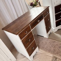 Desk (optional Chair)