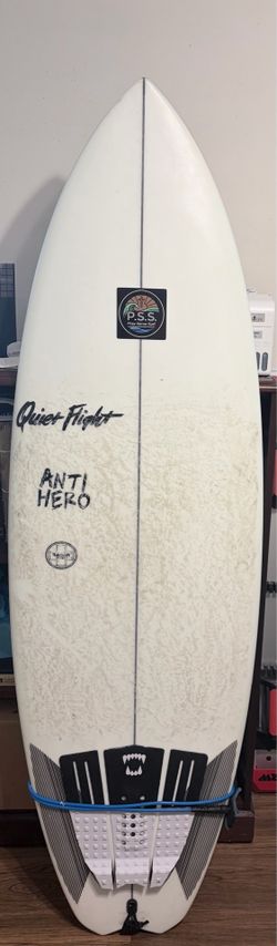 Quite Flight Anti Hero surfboard 5’11”