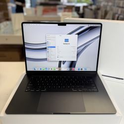 MacBook Air 2024 15inch M3 chip with Apple intelligence midnight