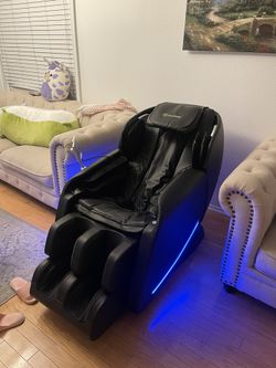Luxury Massage Chair (Brand New in Box)