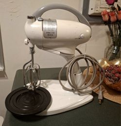 Vintage White Hamilton Beach Stand Hand Mixer with Beaters Model 7FM