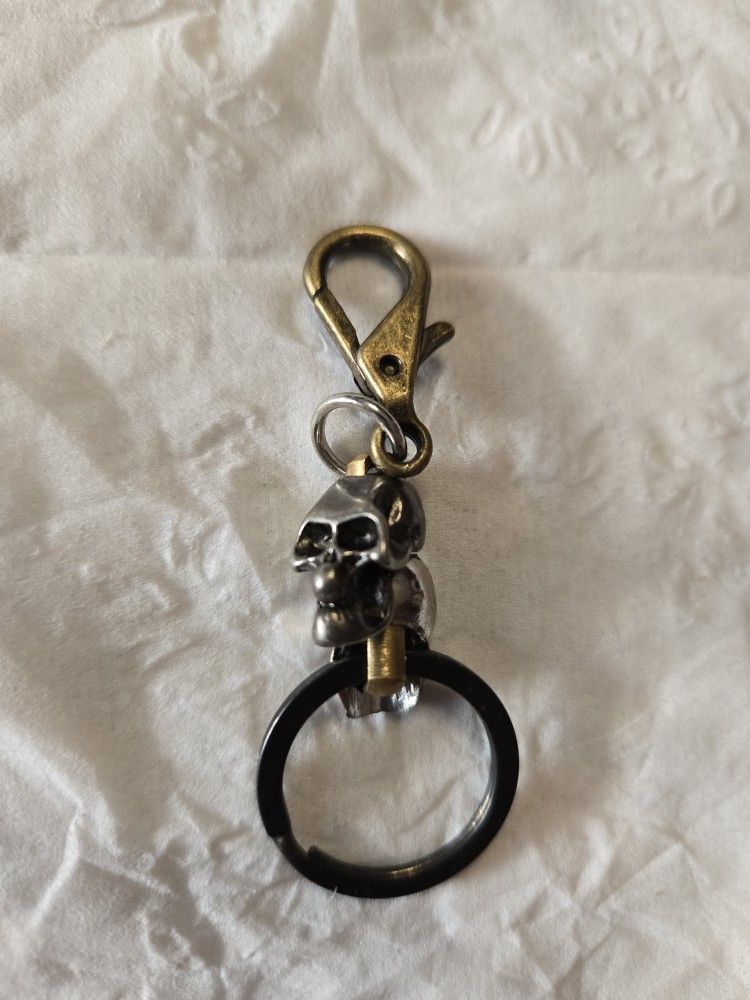 Double Skull Key Chan