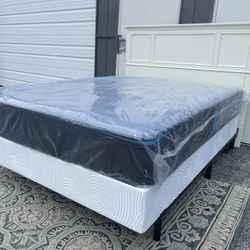 New Queen Size Memory Foam Hybrid Mattress And Box Spring 