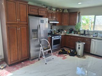 Kitchen cabinets 13 ft x9 ft