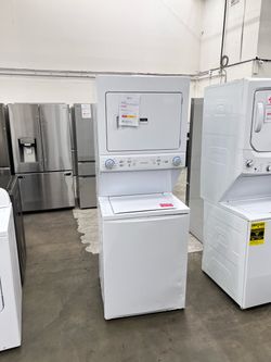 🔥 Frigidaire 3.9 Cu Ft Washer & 5.5 Cu Ft Electric Dryer Laundry Center - White - FLCE7522AW4