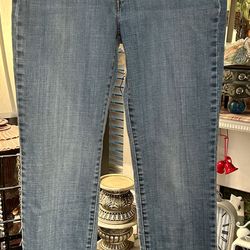 Ladies Levi’s 505 Straight Leg Size 10 Long