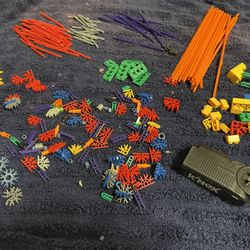 KNEX connect & build pieces from 2 different sets