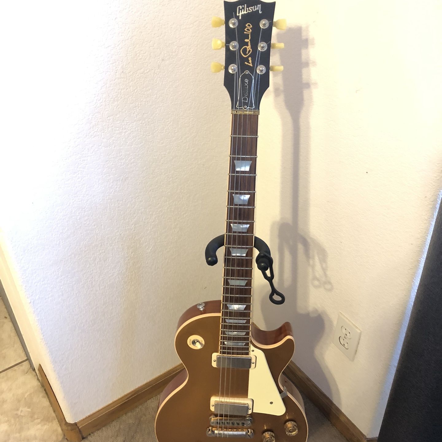 Gibson Les Paul 100th anniversary gold top deluxe for Sale in Fresno ...