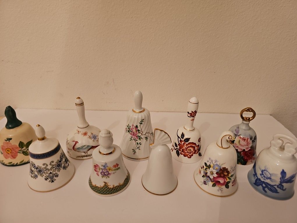 Danbury Mints " Bells Of The World Great Porcelain Houses" Collection