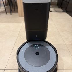 iRobot Roomba Self Empty Vacuum 
