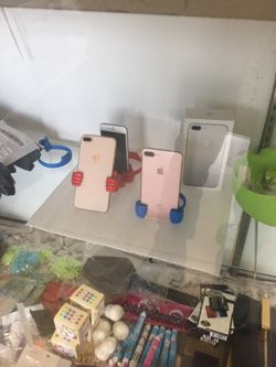 iPhone 8 Plus rose AT&T $300.00