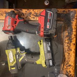 2 Drill Drivers 