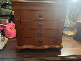 Jewelry box