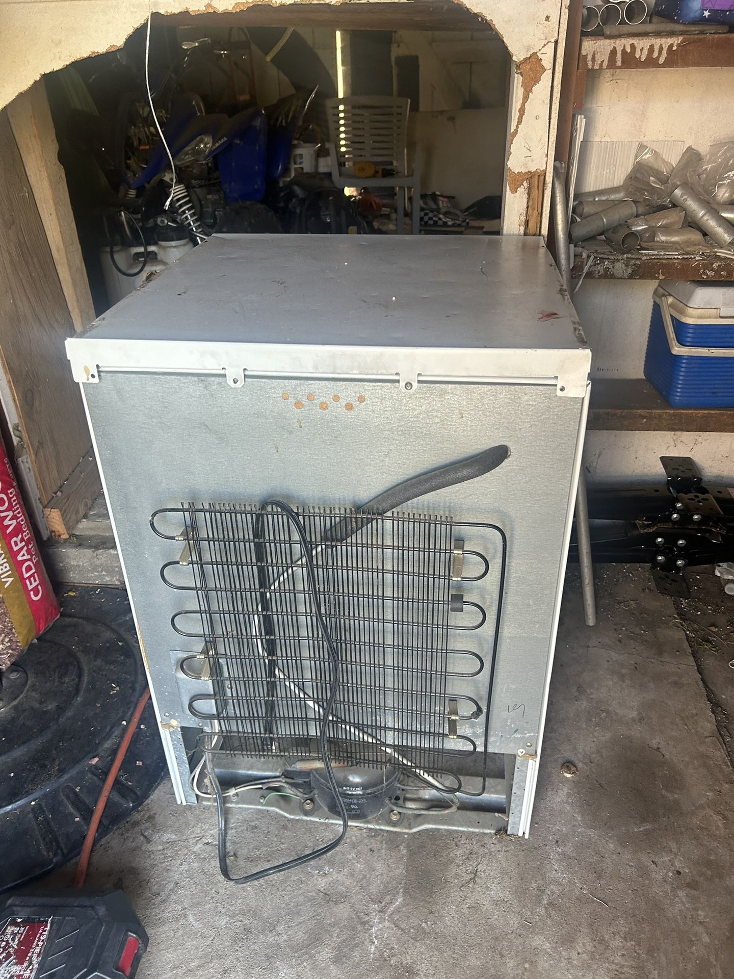 Rv/mini Fridge