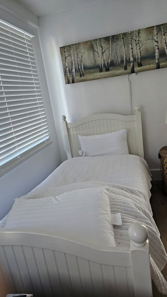 POTTERY BARN TWIN BED