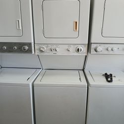   Kenmore 24"Wide 27"Deep 72"Tall  Stackable Washer Gas Dryer Combo Heavy Duty Capacity In Excellent Condition