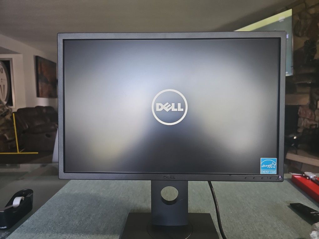 DELL 22" WIDE SCREEN IPS LCD MONITOR