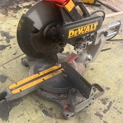 Dewalt 12” Sliding Miter Saw