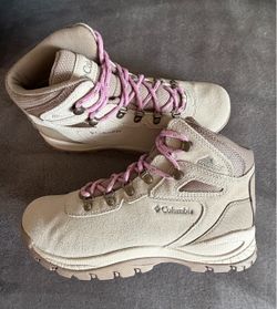 Columbia Women’s Newton Ridge Plus Waterproof Boots