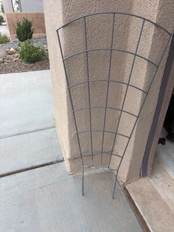 12 metal garden lattices