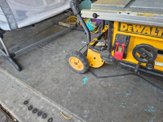 DeWALT 10-inch Job Site Table Saw with Rolling Stand