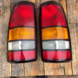 99-06 GMC Sierra And Chevrolet Silverado Tailights.  
