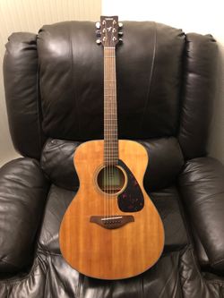 Yamaha Acoustic Guitar