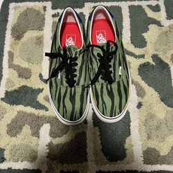 Rare 2011 Supreme Vans Size 11