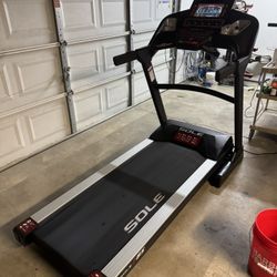 Sole F85 Treadmill