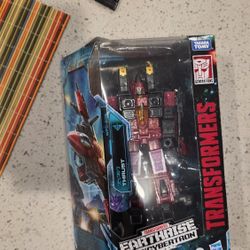Transformers Earthrise Thrust 