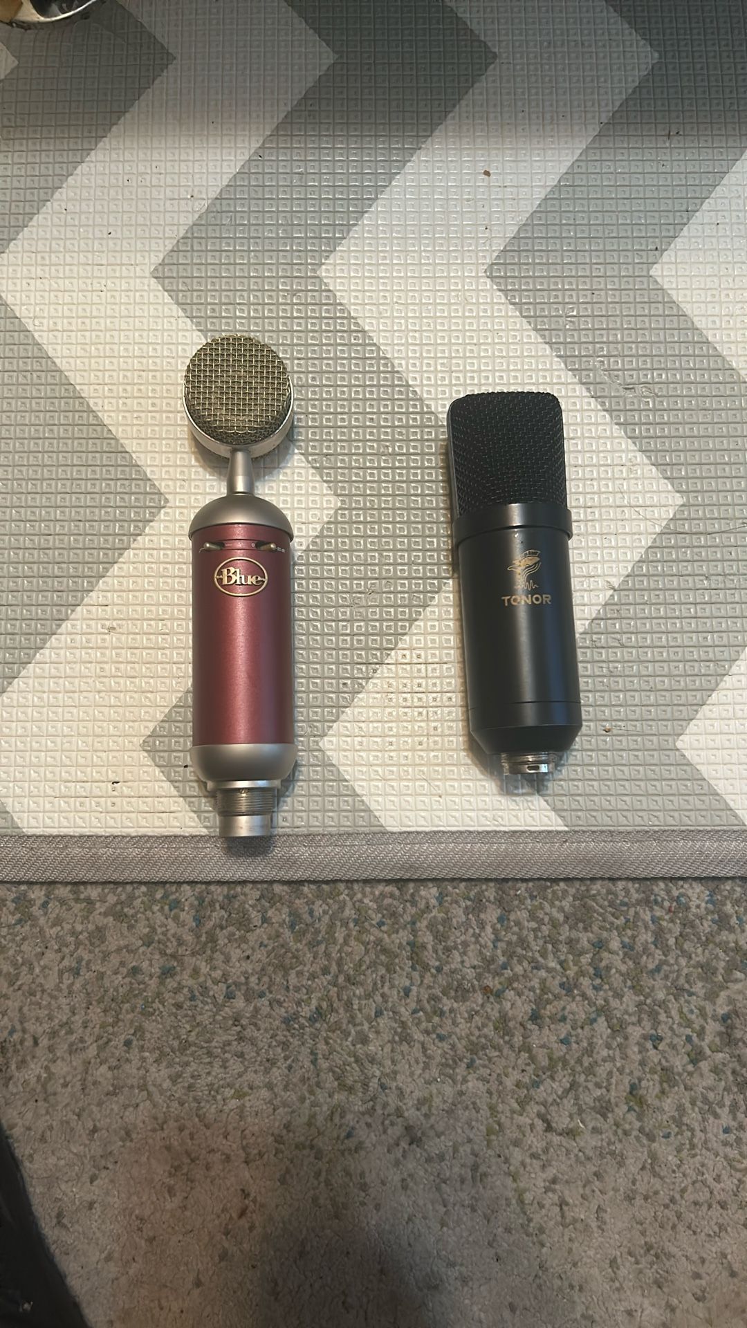studio/podcast microphone