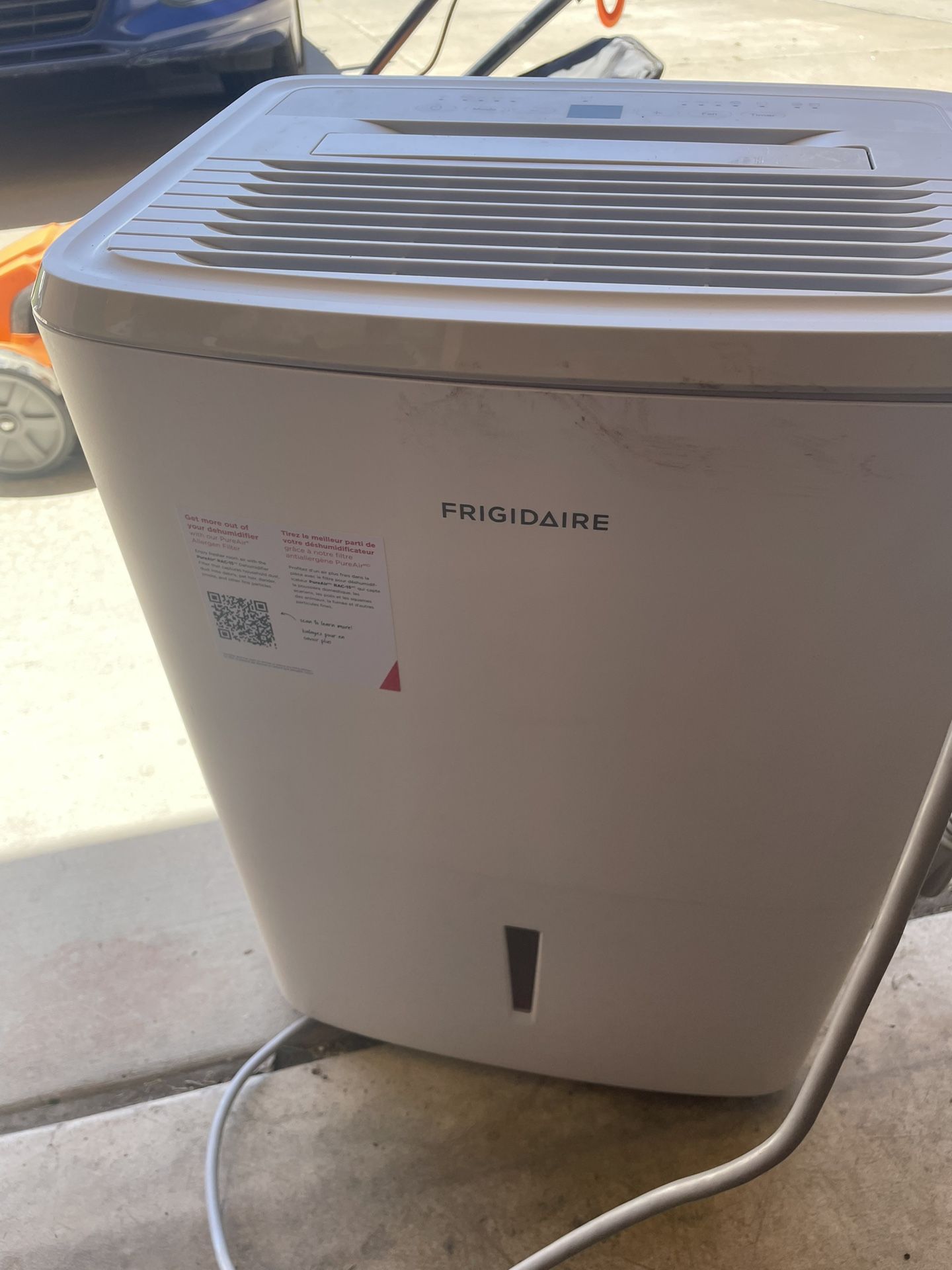 Frigidaire 22-Pint Portable Dehumidifier with Wi-Fi and Energy Star Certification for Small/Medium Rooms, Bedrooms & Bathrooms, Custom Humidity Contro