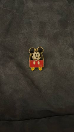 New Without Box Disney Mickey Mouse Loungefly Bag Backpack Pin