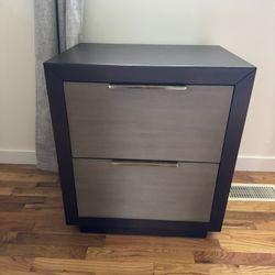 2 Night Stands