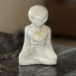 Natural Serpentine Jade Healing Alien Carving