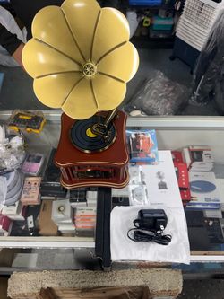 Vintage-Style Gramophone Bluetooth Speaker