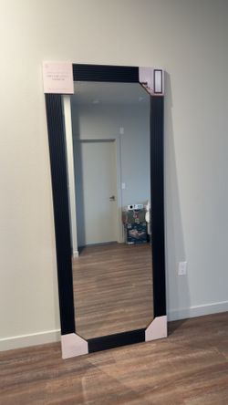 Decorative mirror